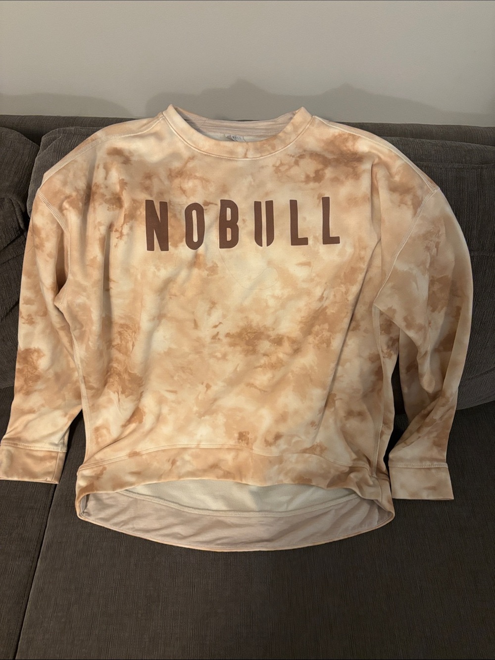 NOBULL Womens Tan Tie-Dye Logo Crewneck Sweatshirt